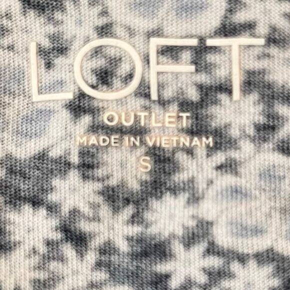 LOFT Outlet Blue Floral Short Sleeve Top   Size S - Picture 4 of 5